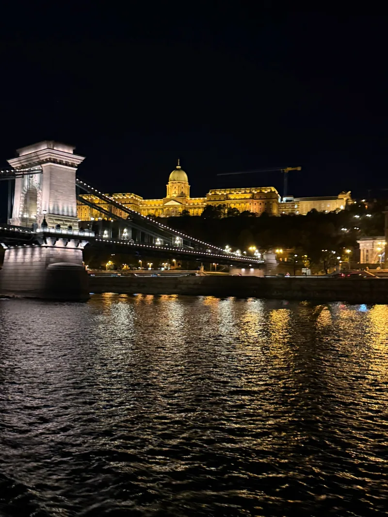 Le pont des Chaînes et le château