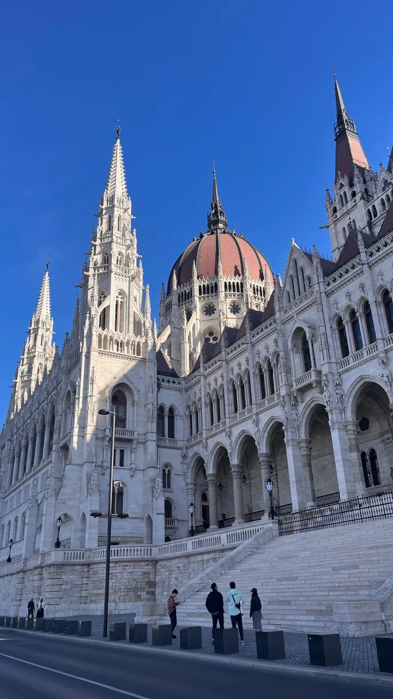 Le Parlement