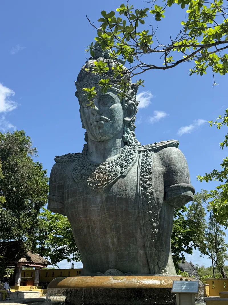 Le Garuda, seul, avant de voir l'ensemble
