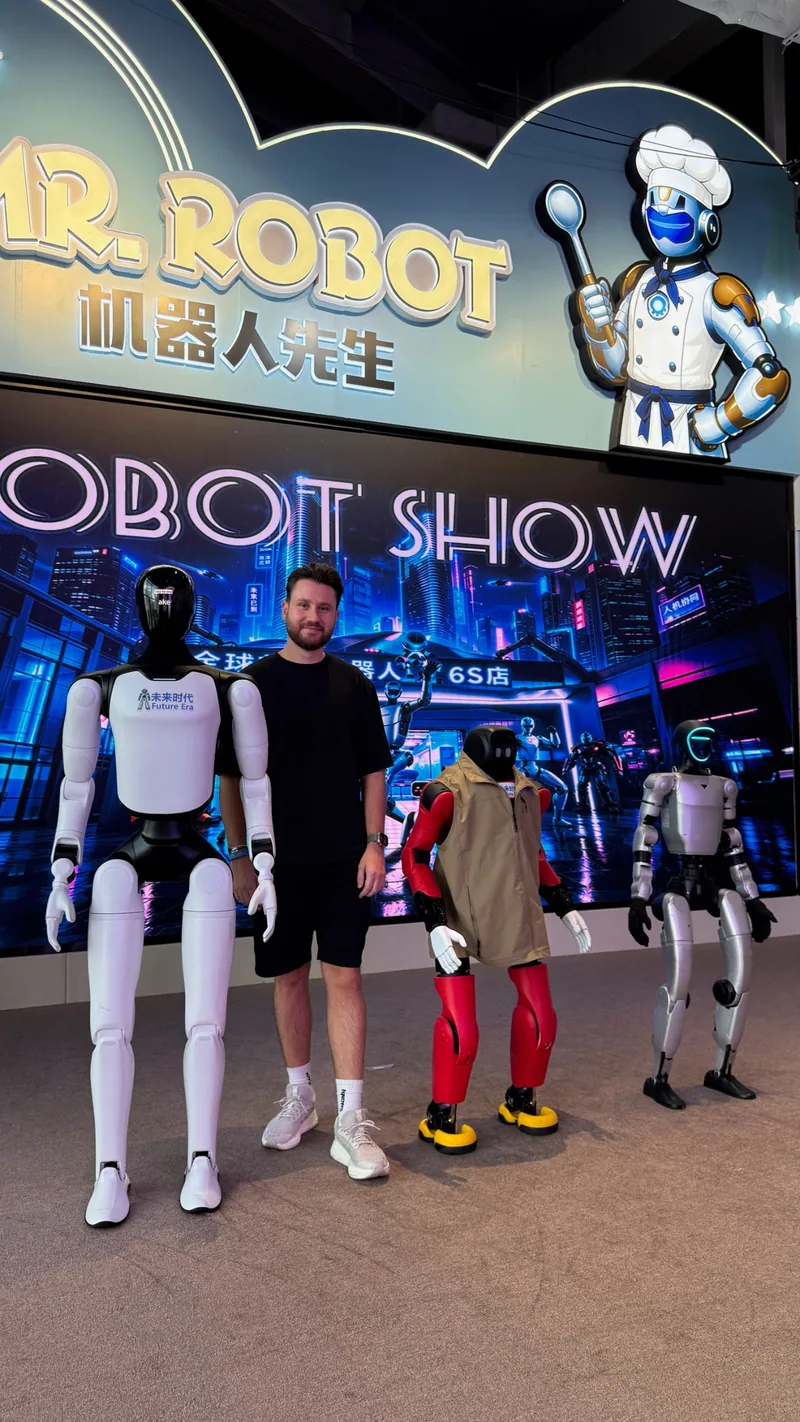 Les robots de Shenzhen, puis direction Canton