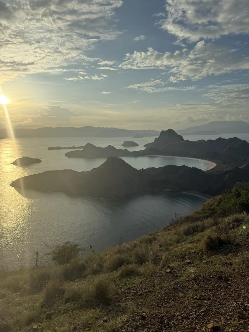 Le soleil se lève exactement dans l'axe